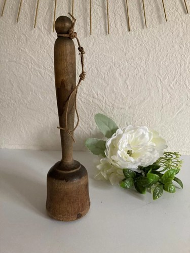 Ancien grand pilon - ,
