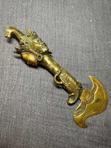 Ancienne dague phurba