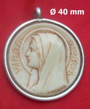 ancienne (1920s') MEDAILLE de belle qualité sculptée VIRGO MARIA signé G Rabier