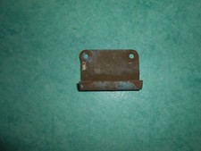 Patte fixation centrale avant