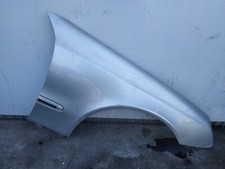 aile avant droit pour MERCEDES