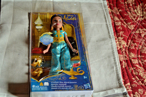 Poupee neuve princesse - neuve, la