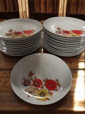 Très gros lot assiettes