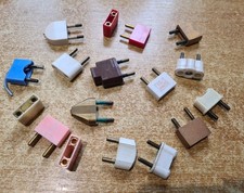 1 PRISE ANCIENNE BAKELITE AU