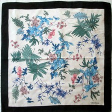 -VALENTINO Foulard soie TBEG