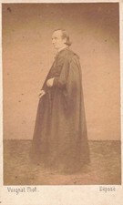 PHOTOGRAPHIE ANCIENNE CDV ~1865 VUAGNAT PHOTO GENEVE PRÊTRE EN SOUTANE NOIRE