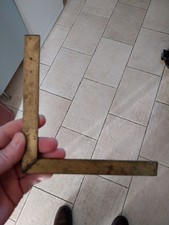 EQUERRE OU DEMI PIED EN LAITON