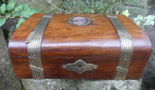 Coffret Coffre ancien boite à lettres Acajou Bronze Médaillon Enfant qui lit