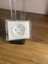 LEGRAND SAGANE 85640 ou 856 40 - Doigt Enjoliveur Prise de Courant - A L'UNITE