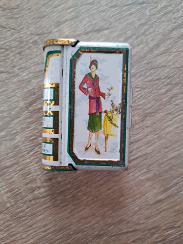 Petite boîte pie qui - la,