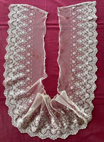 Dentelle ancienne beau - beau, volant