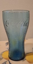 Verre à eau haut Coca-Cola Macdo 2023 collector, bleu, série street art.