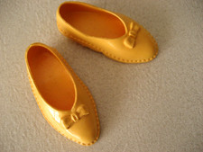 RARE Chaussures JAUNE  de poupée BELLA CATHIE CATHY