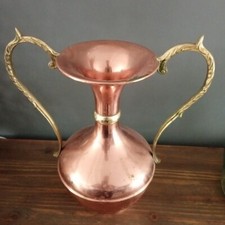 Vase avec anse en cuivre Villedieu  L. Lecellier 26cm de haut