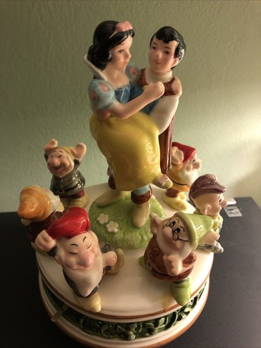 Vintage walt disney snow - walt,