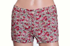 Petit short court en tissu