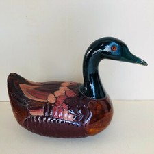 Canard en bois sculpté