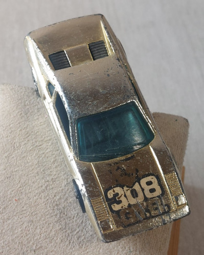 Ancienne petite voiture