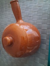 MARMITE A QUEUE en TERRE CUITE