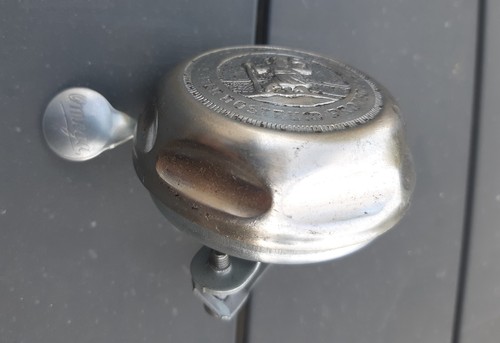 Ancienne sonnette omega - sonnette, "omega"