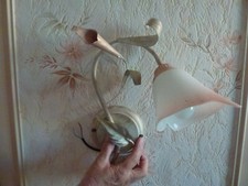 Applique murale en métal vieilli et verre