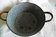 passoire-ecumoire émailléé ancienne