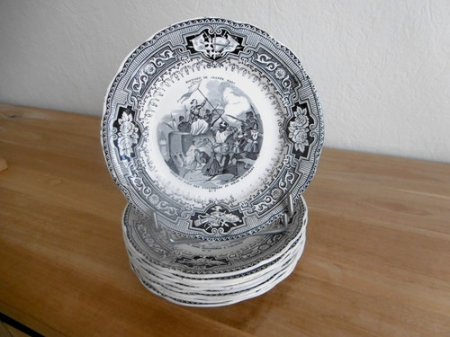 Serie neuf assiettes - serie, de