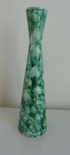 GRAND VASE FORME DIABOLO A LASURE VERT BLANC MONOGRAMME J.S. DATE 1964
