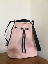 LACOSTE, GRAND SAC SEAU ROSE A