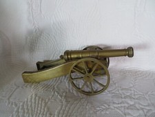 ancien petit canon en bronze