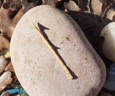 Pointe de Flèche Harpon en bois de cervidé Type Aurignacien