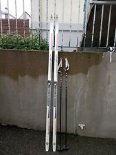 ski de fond rossignol  bonne etat  longueur 2.00 m avec bâtons et chaussure  '44