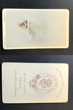 Sauvanaud, Paris, Femme âgée