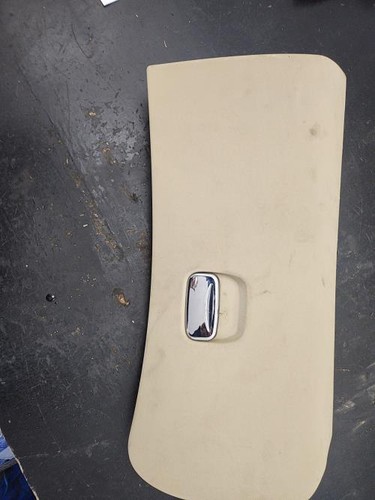 Boite gants alfa - romeo, 147