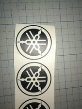 Set 2 Diapason Yamah Autocollant Écusson Logo Symbole Pre-éspacé Tous Couleurs