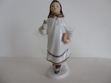 LOMONOSOV Porcelaine Impériale USSR  Figurine Jeune Fille Yacoute Sibérie