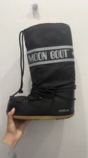 Moon boots - moon,