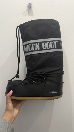 Moon boots - moon,