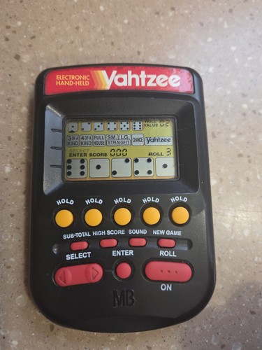 Yahtzee 4511 solid black - yahtzee,
