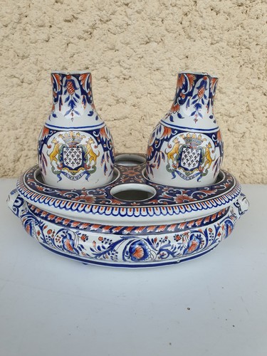 Serviteur vinaigre huile sel