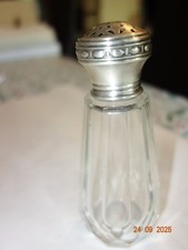 SAUPOUDREUSE SUCRIER  VERRE ET BOUCHON ARGENT MINERVE 1er TITRE HAUTEUR 14 CM
