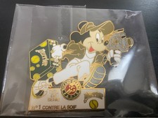 Pin's Mickey, Perrier, Roland