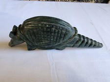 Sculpture d'un Tatou en JASPE Amérique latine vintage animal décoration