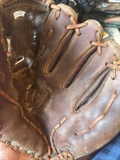 MacGregor Écheveau Aaron Tout