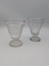 paire d'anciens verres XIXème Charles X pressés moulés