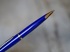 TRES BEAU STYLO BILLE WATERMAN CARENE EN LAQUE BLEU ROYAL & PL. OR - POUR SANOFI