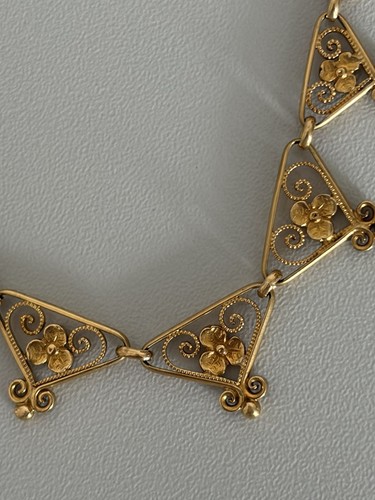 7468 collier ras cou - -,