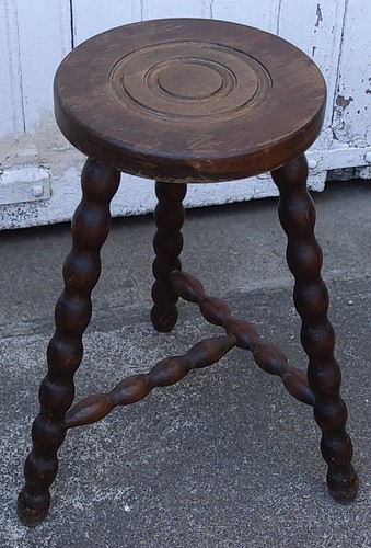 Tabouret tripode ancien pieds - tabouret,