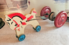 ANCIEN JOUET  CHEVAL A TIRER BOIS ET TOLE ROUGE  D'ORIGINE