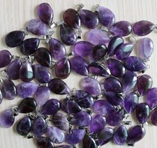 Un Pendentif goutte d'eau